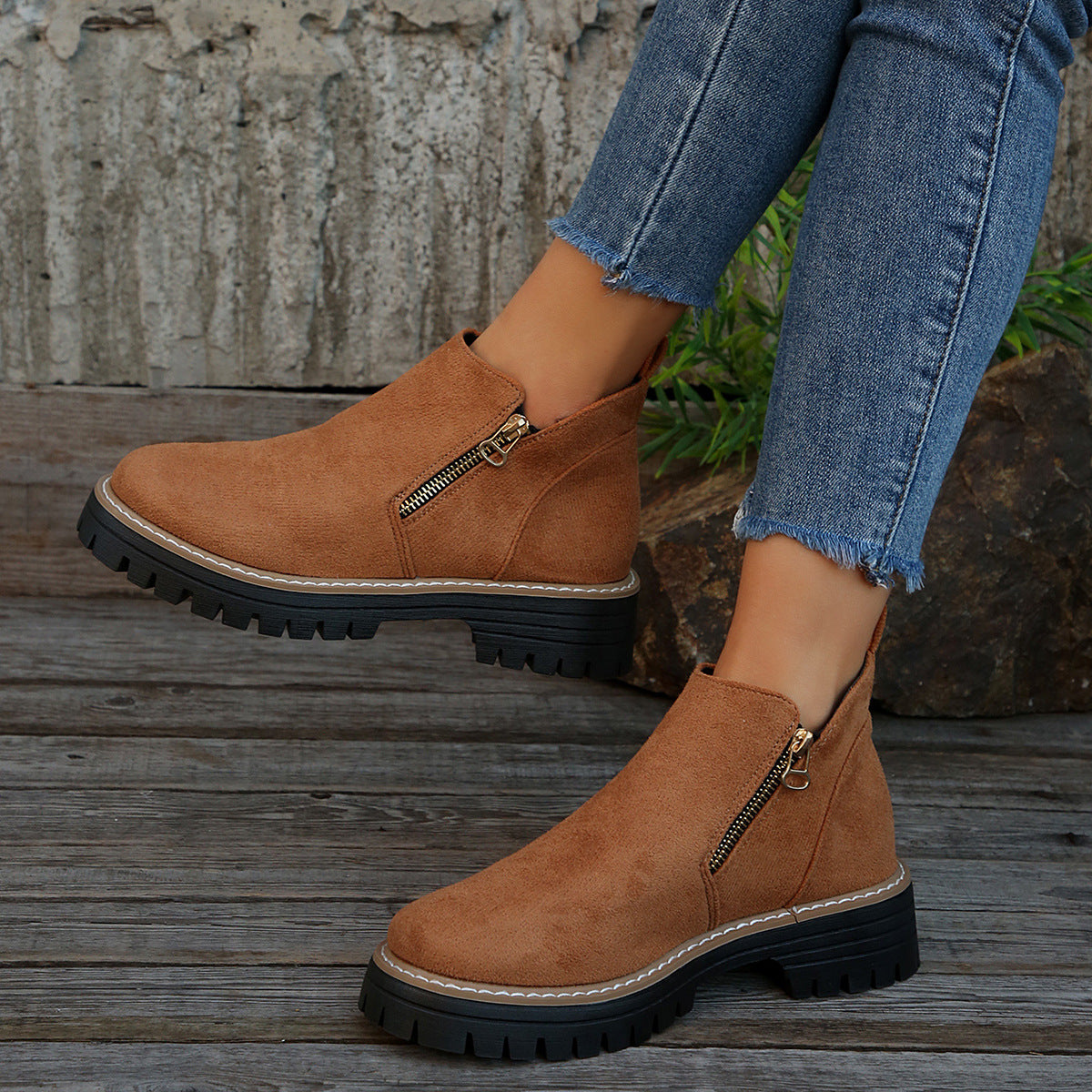 Bottines tendance pour femme avec fermeture éclair latérale.